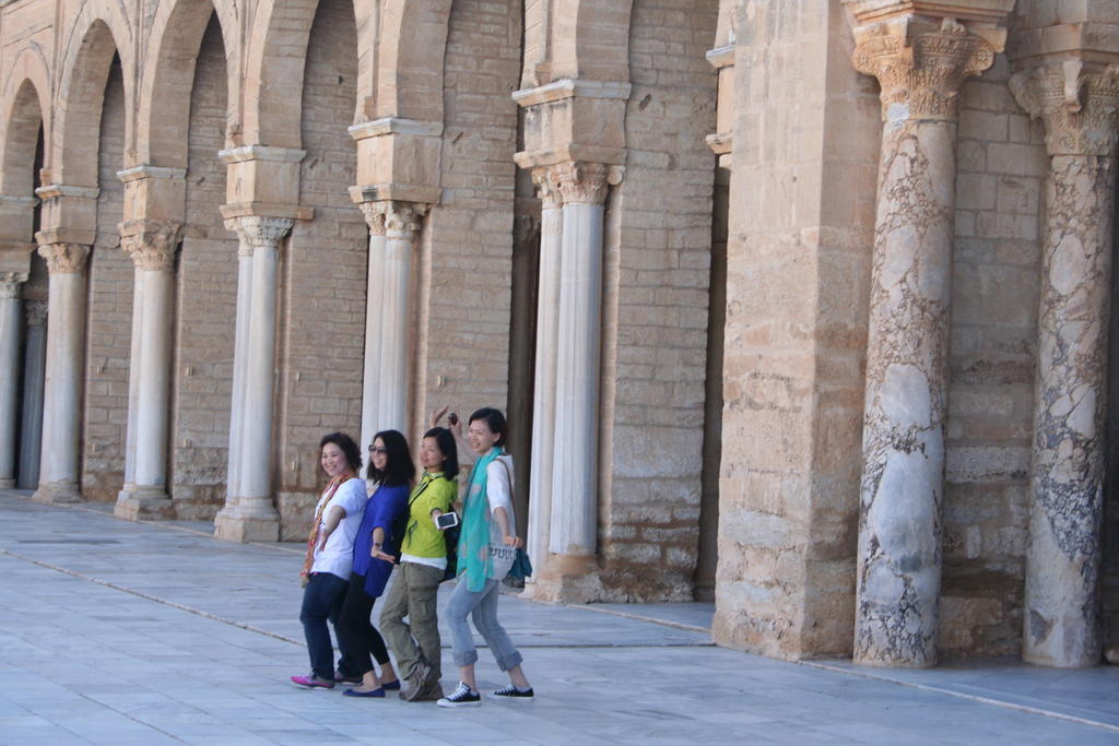 Dar Hassine Allani Kairouan Bagian luar foto