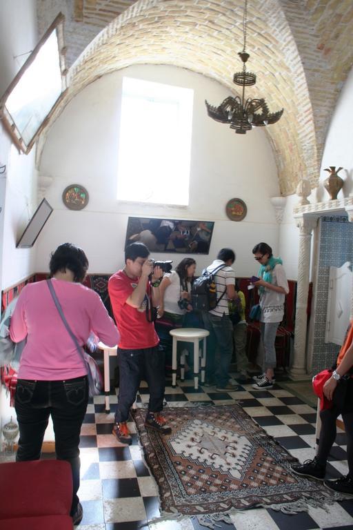 Dar Hassine Allani Kairouan Bagian luar foto